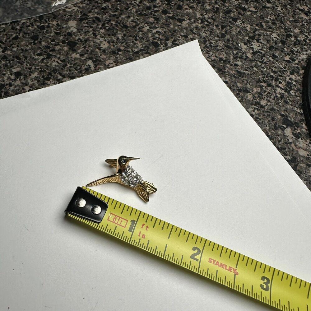 Krementz Rhinestone Hummingbird Bird Gold Tone Tiny Brooch Pin Signed - Picture 2 of 9